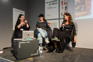 © Michael Seirer Photography — BOOK DAYS FOTO WIEN 2023: (von l. nach r.) Emese Mucsi (Kuratorin), Andi Gáldi Vinkó (Fotografin), Éva Szombat (Fotografin)